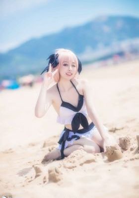 欧美晚装秀_超清影视在线观看